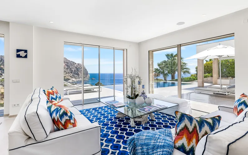 Wo Licht auf Luxus trifft - Villa mit Meerblick, Gästehaus und Pool