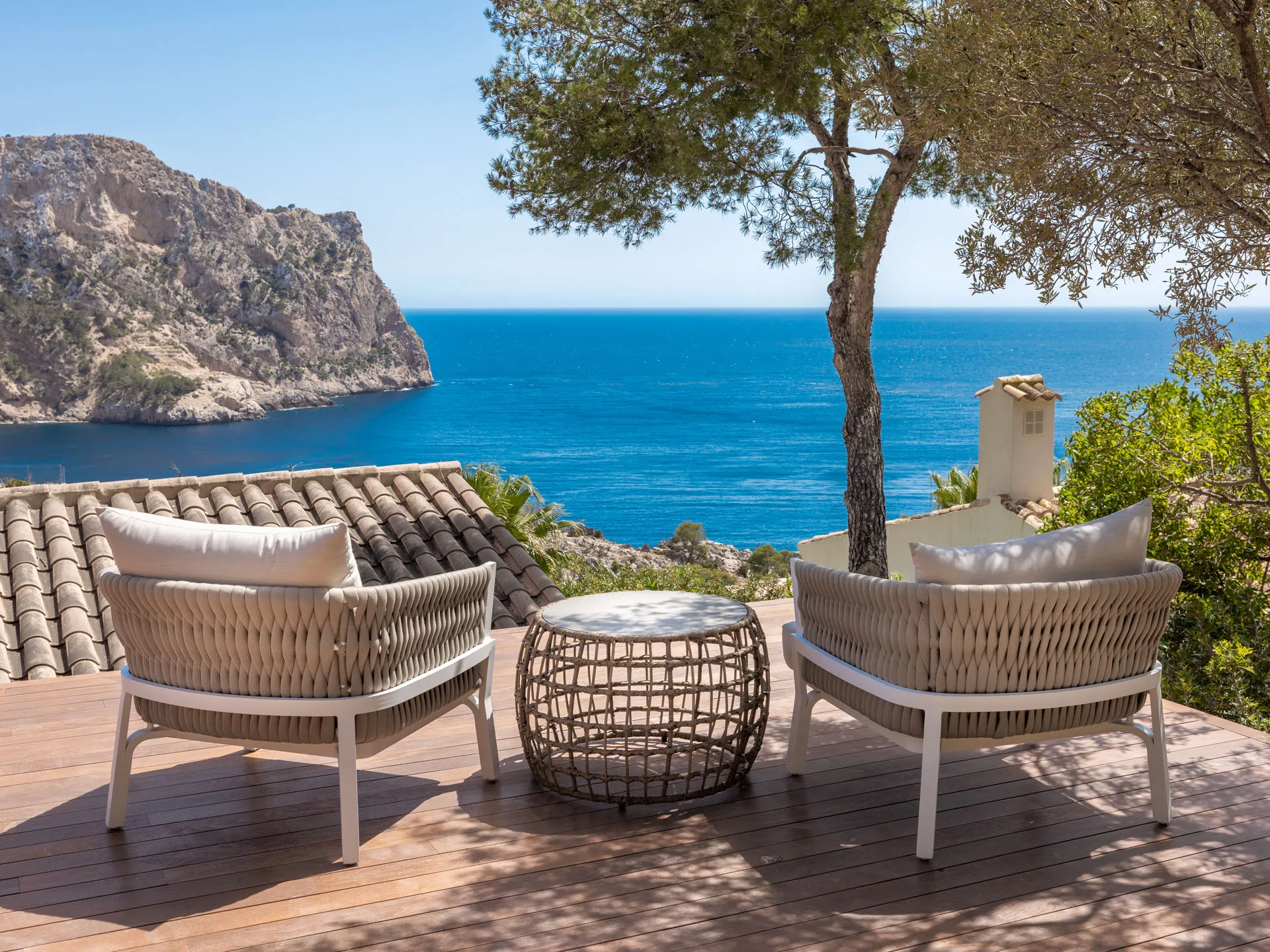 Donde la luz se une al lujo - Villa con vistas al mar, casa de invitados y piscina-4