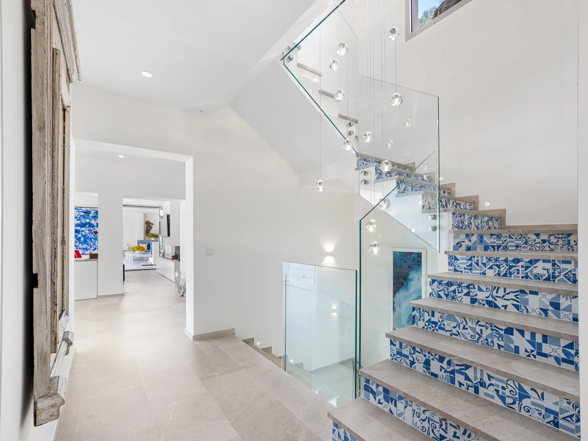 Hvor lys møder luksus - Villa med havudsigt, gæstehus og pool-13