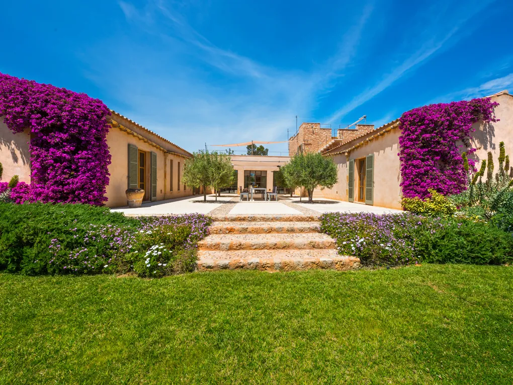 Residencia mediterránea autosuficiente en una ubicación única-1