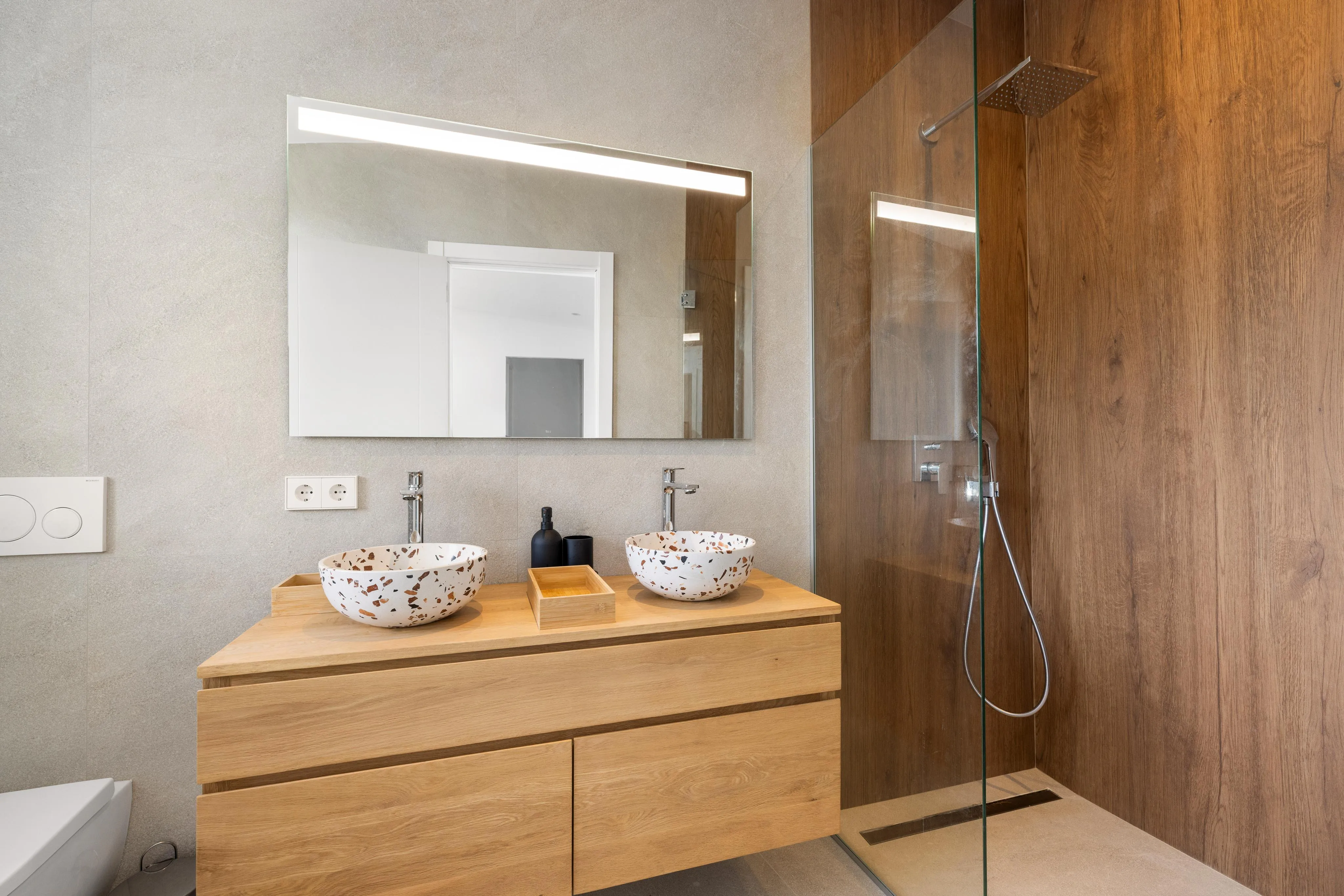 Nybyggt drömhus med högkvalitativ inredning i Esporlas-15