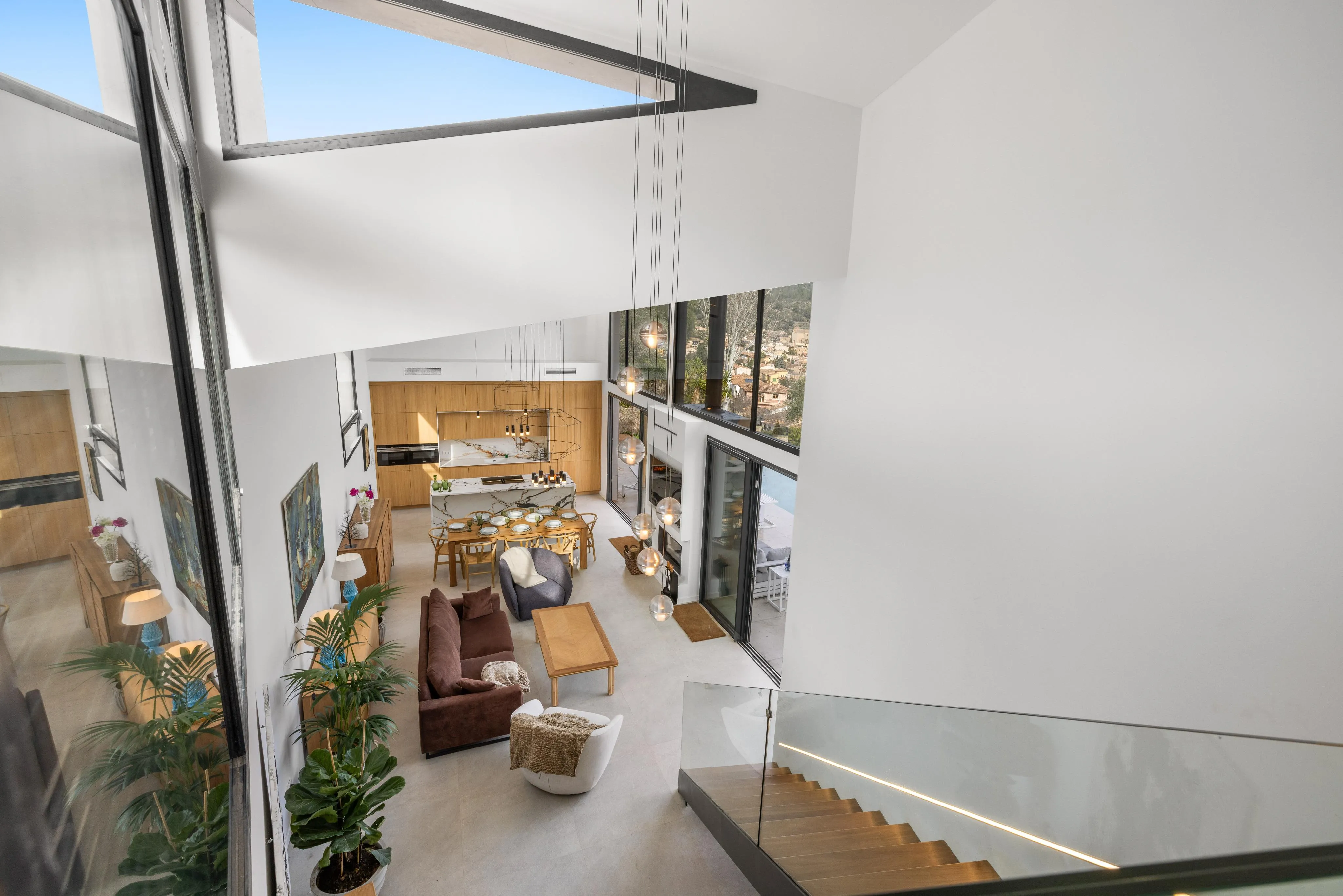 Nybyggt drömhus med högkvalitativ inredning i Esporlas-9