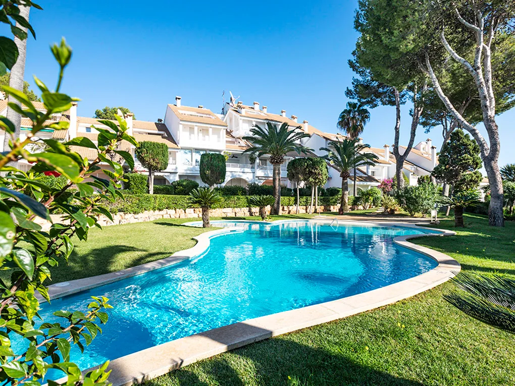 Dúplex en una exclusiva comunitat mediterrània en primera línia de mar-1