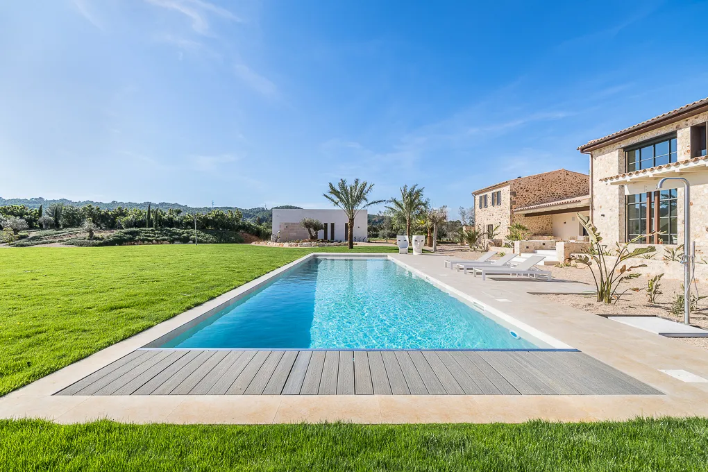 Oasis contemporaine avec son propre vignoble-16