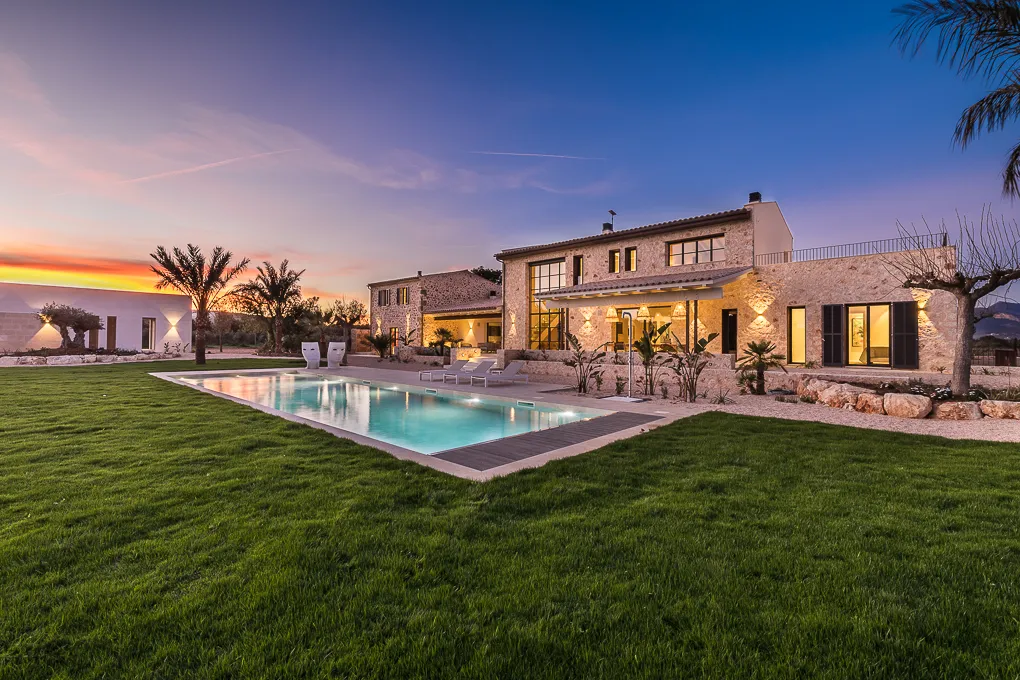 Self-sufficient finca with vineyard in Santa Maria-1