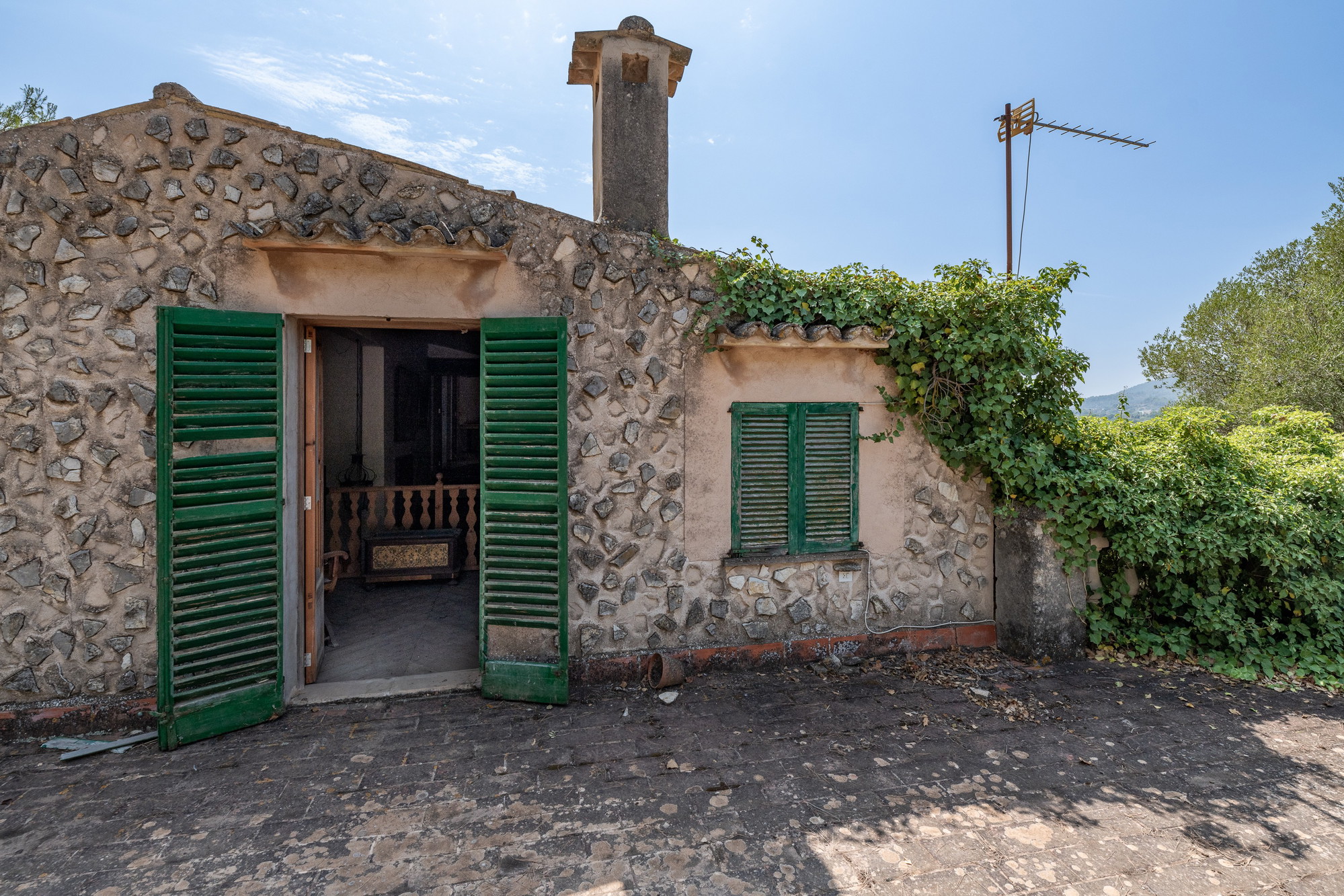 Finca with spectacular views in Alaró-10