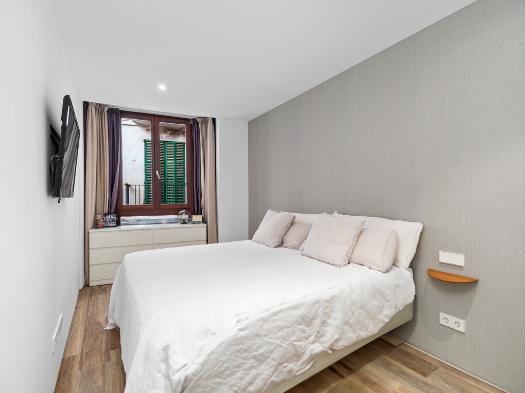 Exclusive, bright apartment with pool, gym, elevator and parking in Calatrava-6