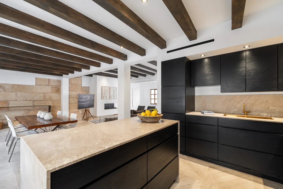 Elegant townhouse with terrace in Calatrava-8