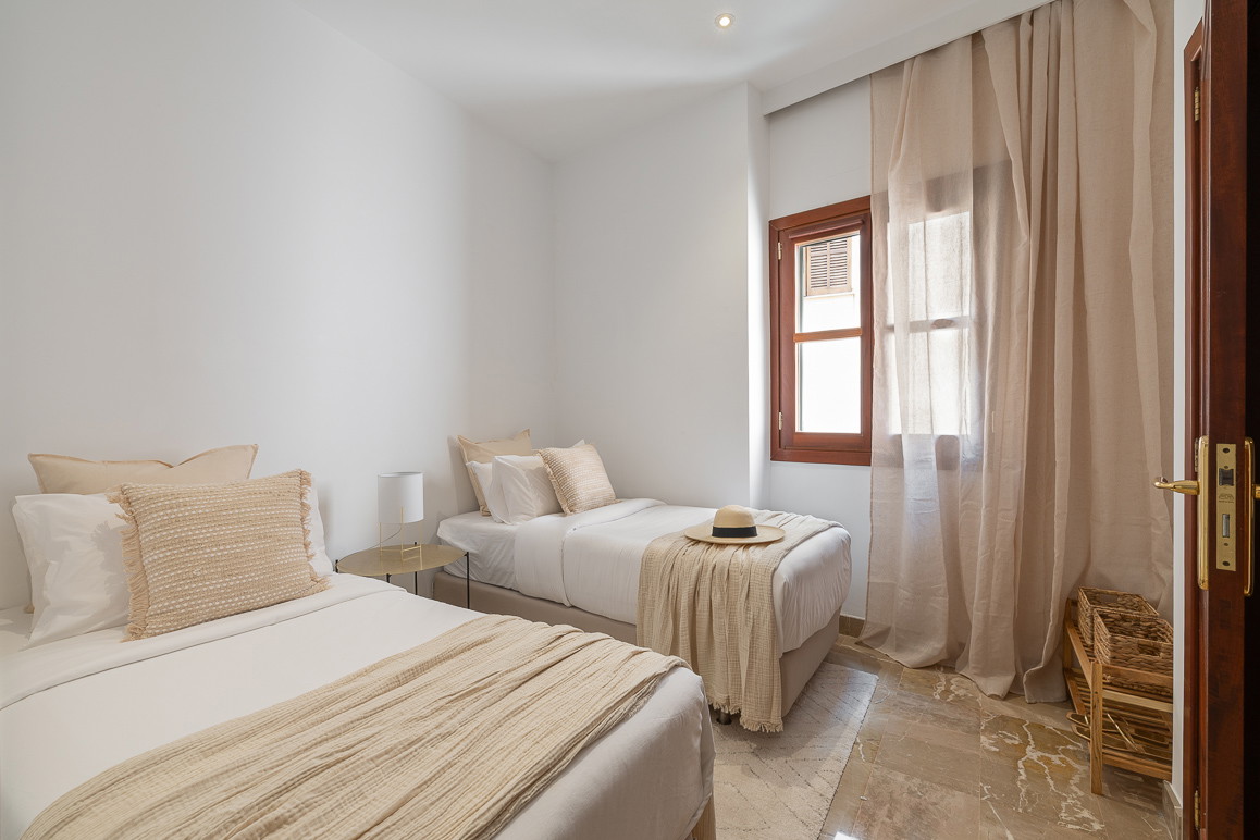 Elegante casa a schiera con terrazza nel quartiere di Calatrava-16