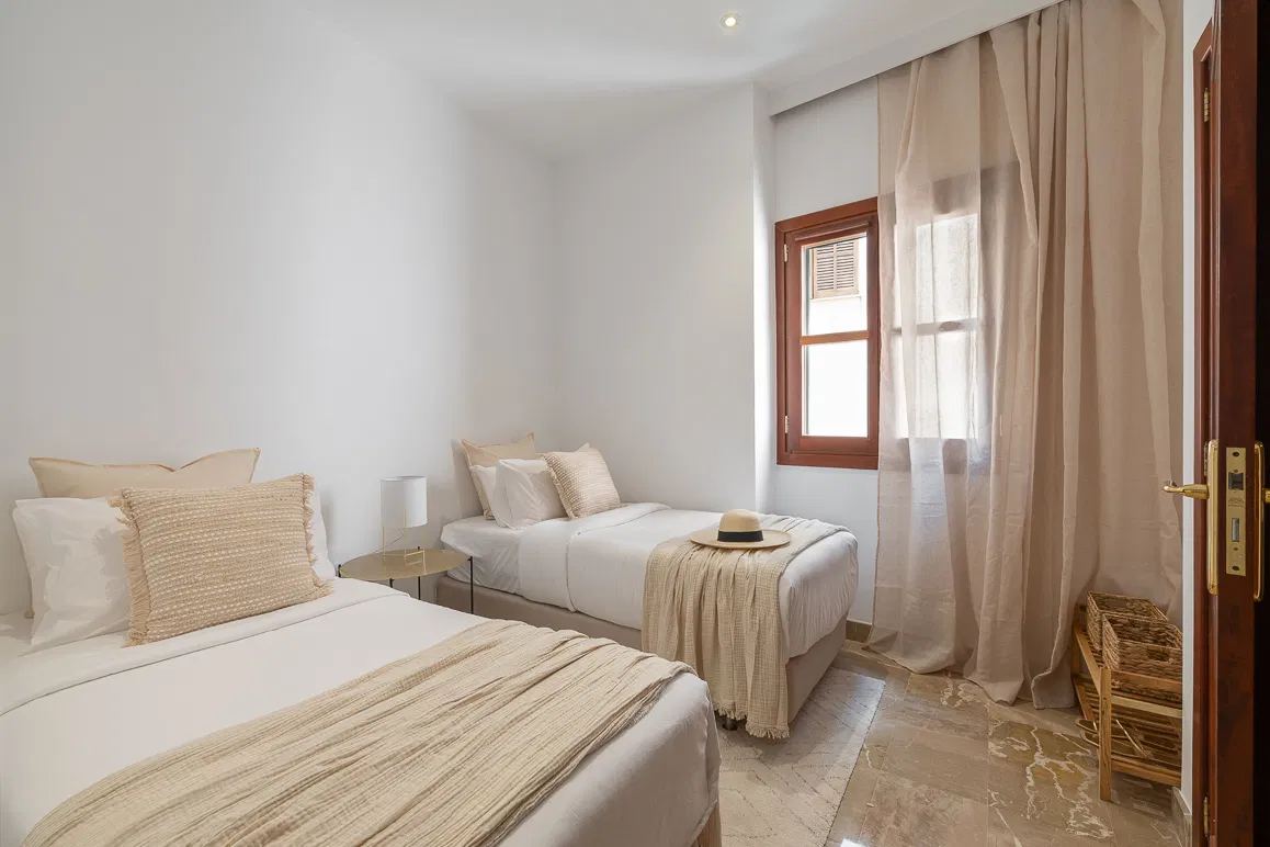 Elegante casa a schiera con terrazza nel quartiere di Calatrava-16