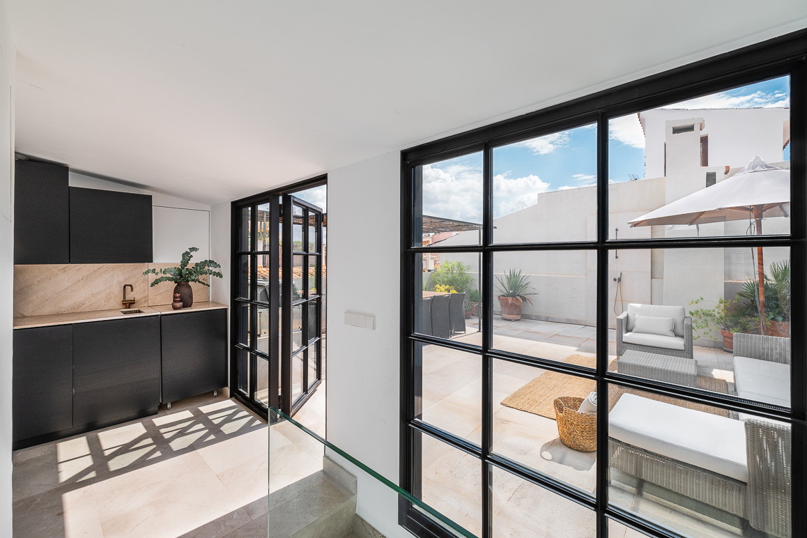 Elegante casa a schiera con terrazza nel quartiere di Calatrava-21