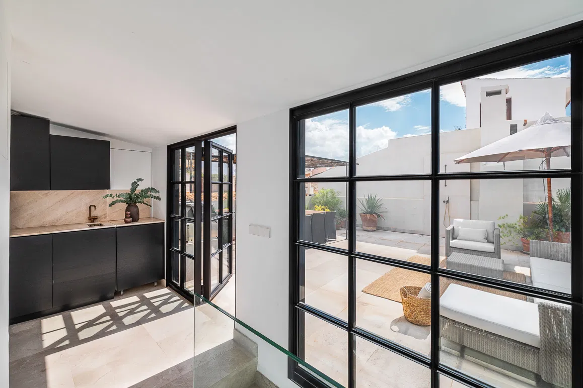 Elegante casa a schiera con terrazza nel quartiere di Calatrava-21