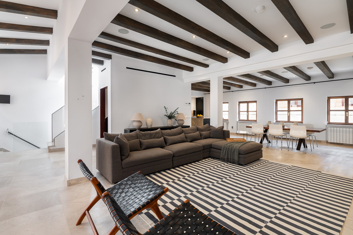Elegante casa a schiera con terrazza nel quartiere di Calatrava-3