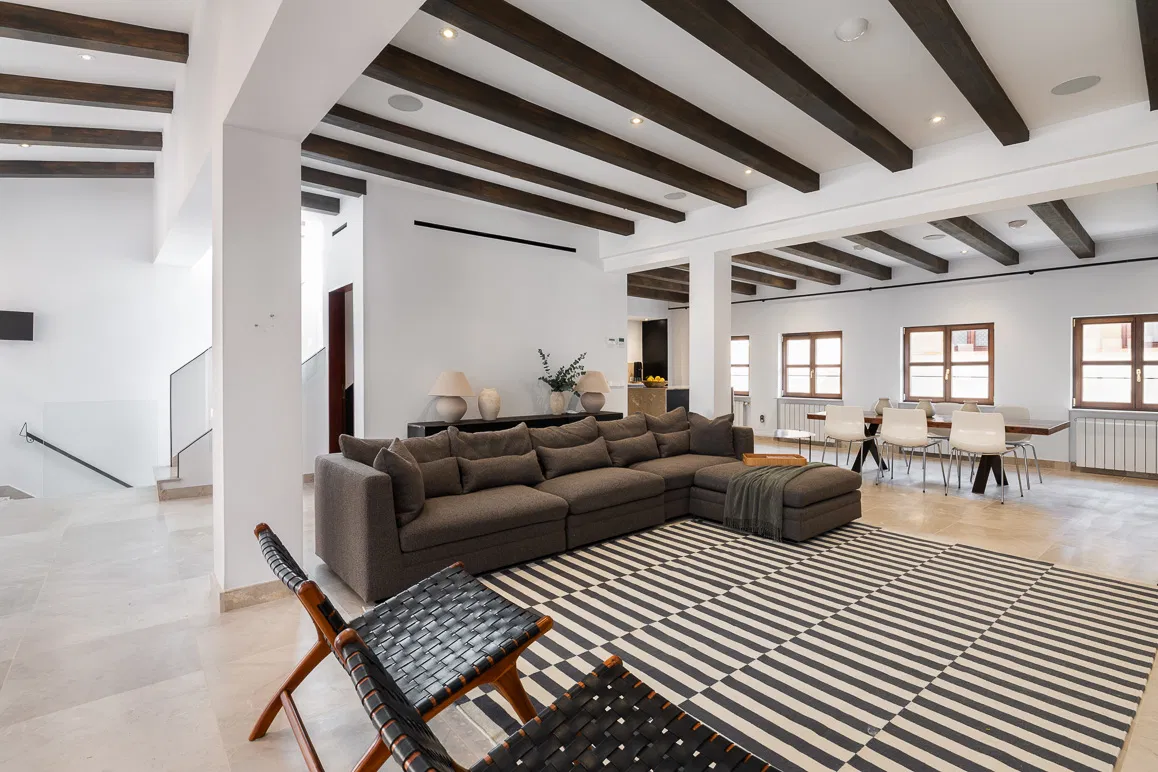Elegante casa a schiera con terrazza nel quartiere di Calatrava-3