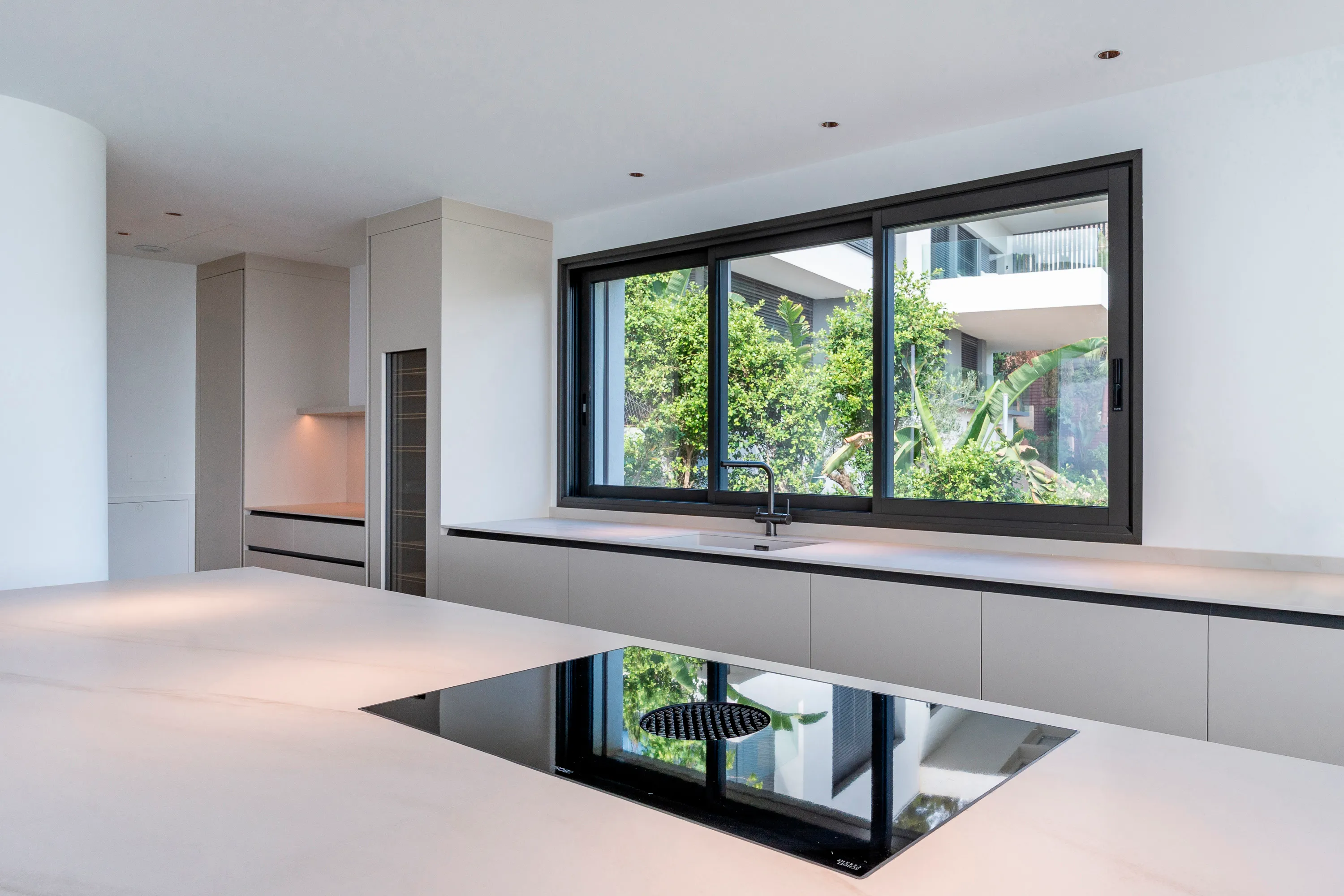 Exclusieve nieuwbouwvilla met panoramisch en gedeeltelijk zeezicht in Son Vida-9