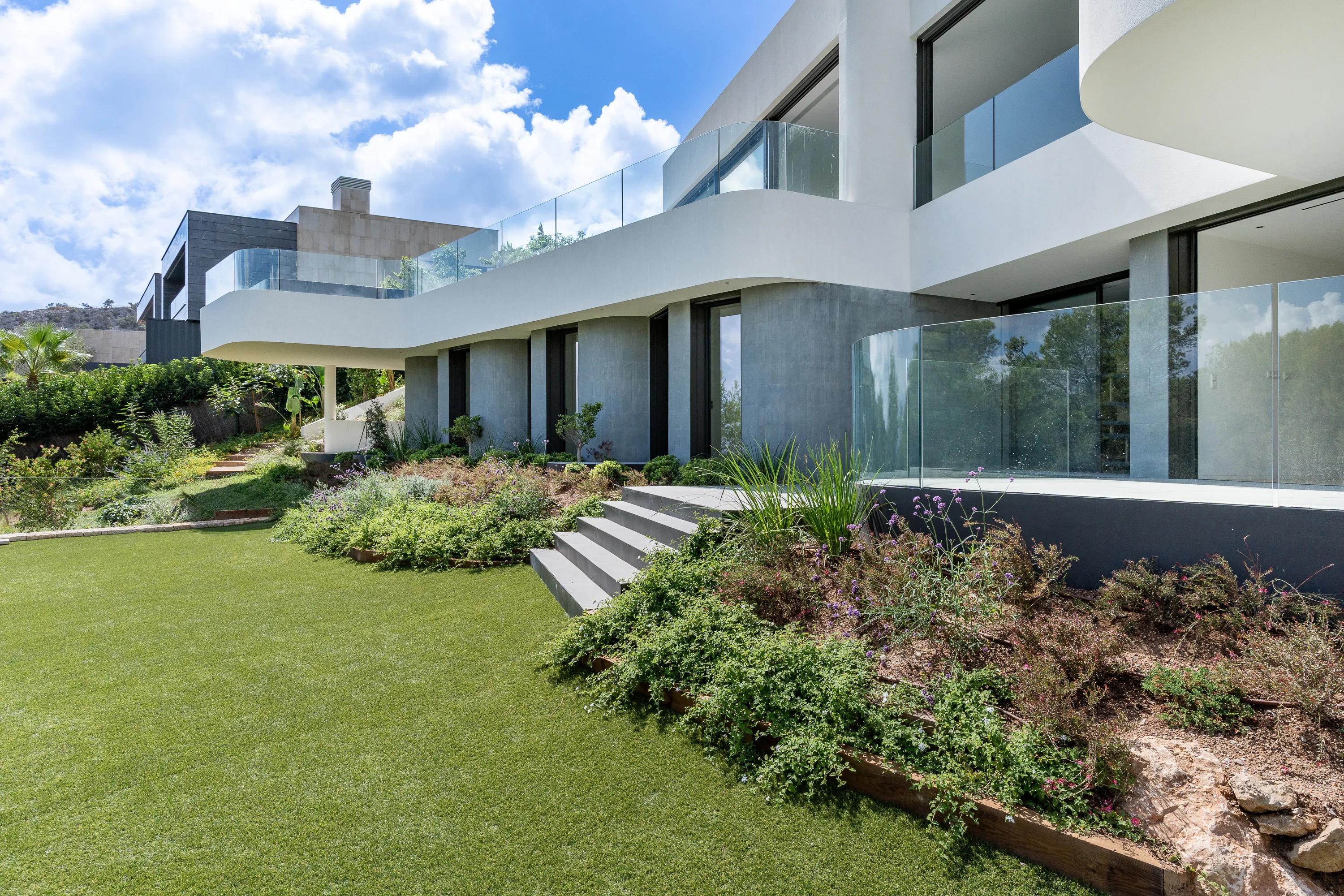 Esclusiva villa di nuova costruzione con vista panoramica e parziale sul mare a Son Vida-15