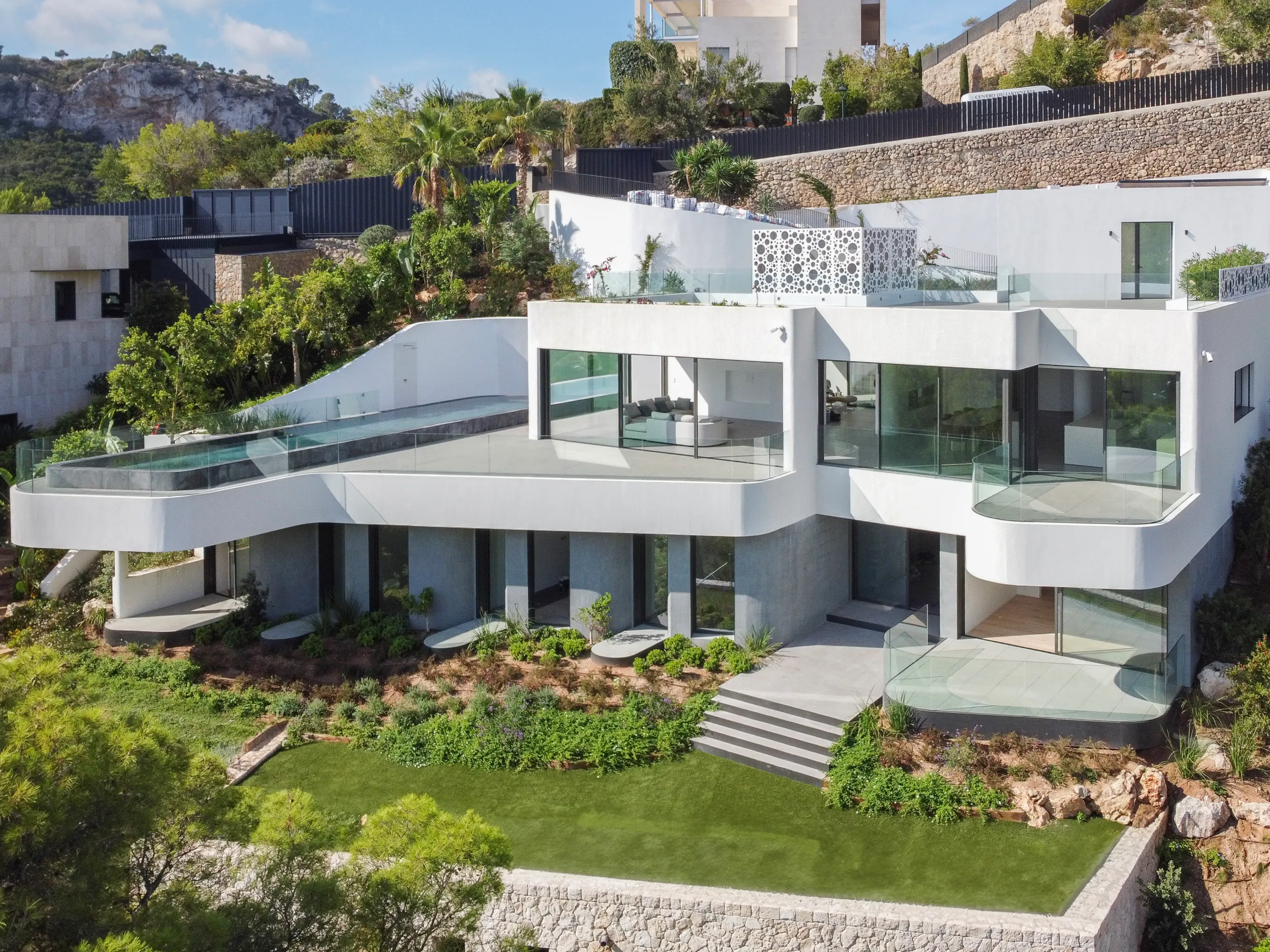 Esclusiva villa di nuova costruzione con vista panoramica e parziale sul mare a Son Vida-1