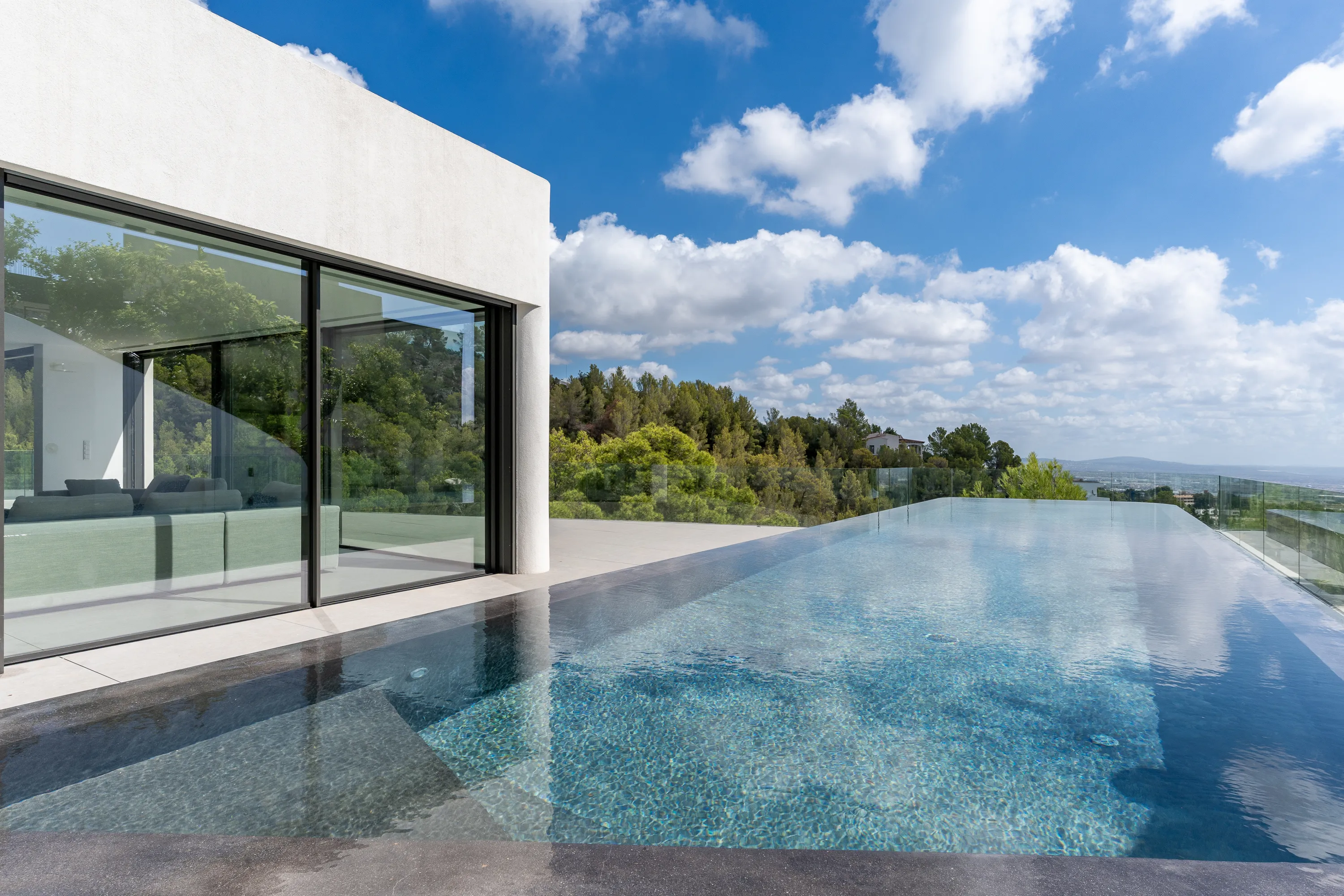 Exclusieve nieuwbouwvilla met panoramisch en gedeeltelijk zeezicht in Son Vida-2