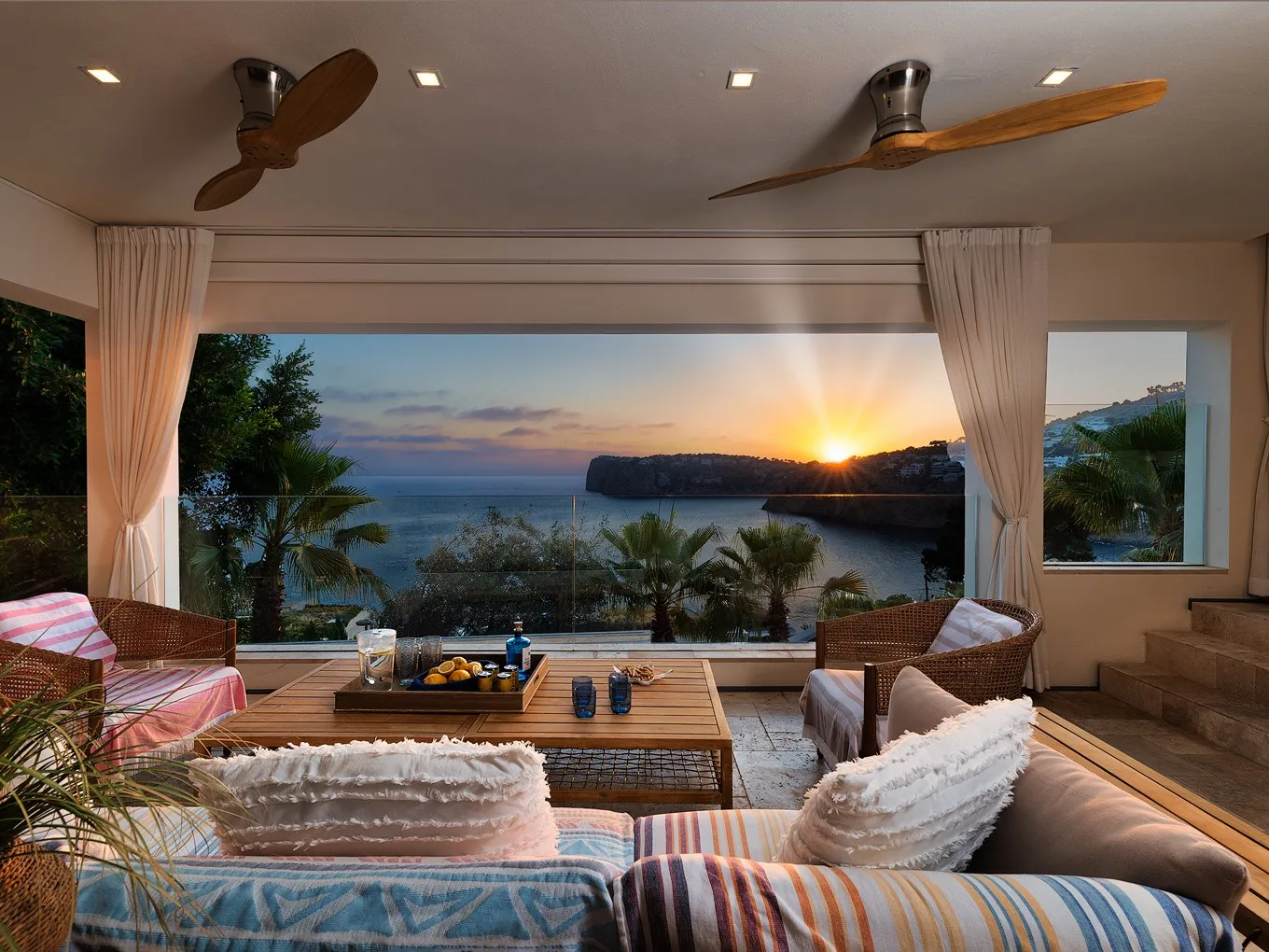 Modern villa med fantastisk havsutsikt-11