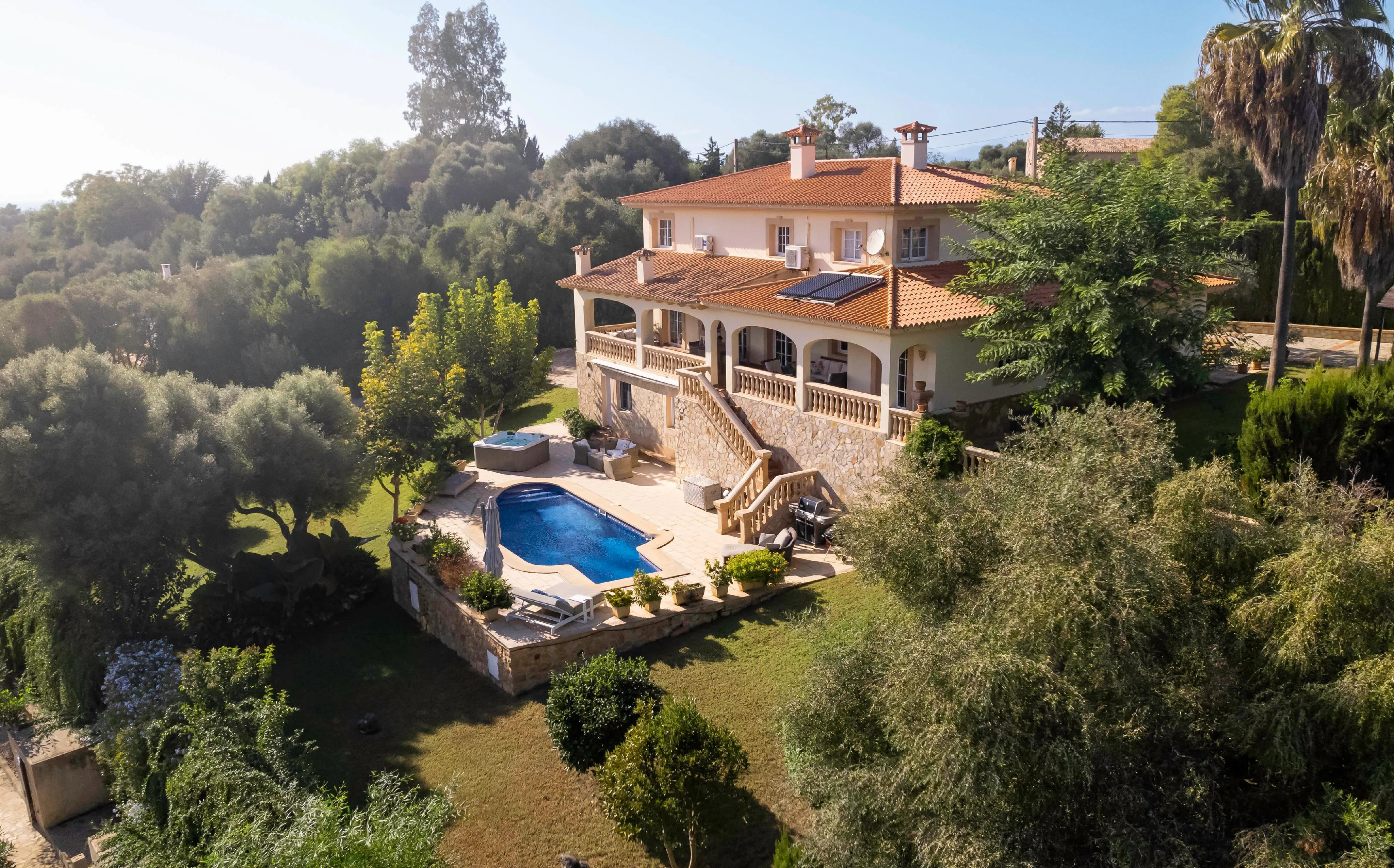 Exclusieve mediterrane woning op een centrale toplocatie met veel extra's-19