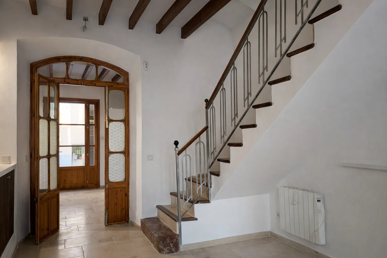 Encantadora casa de pueblo con licencia de alquiler vacacional en el corazón de Alaró-3