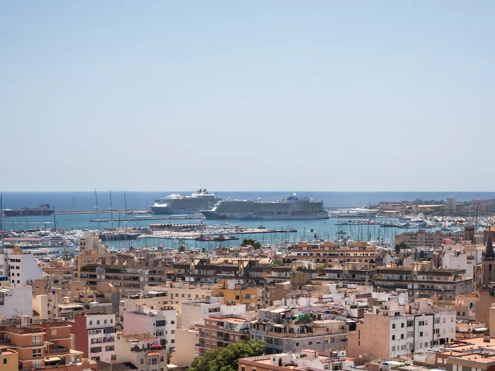 Una casa con balcone con vista sul mare e tramonti indimenticabili nel cuore di Palma-15