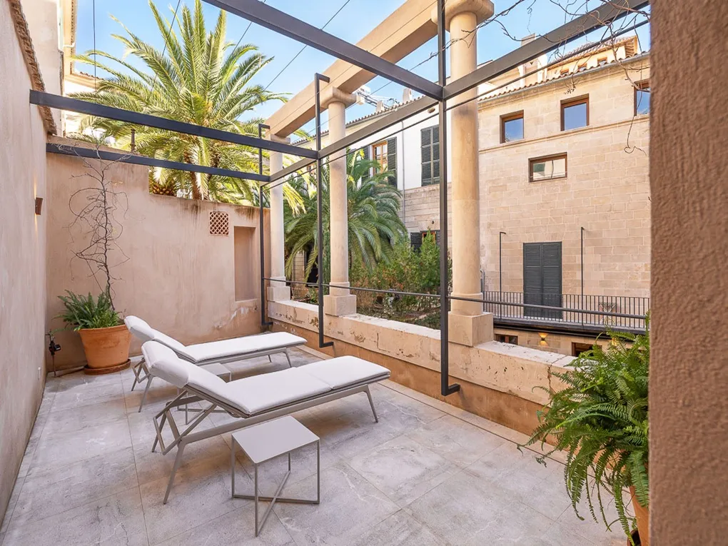 Apartament en planta baixa amb jardí en un edifici històric restaurat-17