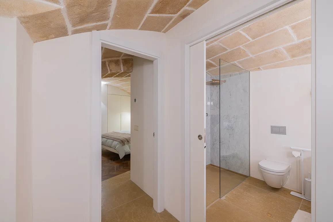 Apartament en planta baixa amb jardí en un edifici històric restaurat-11