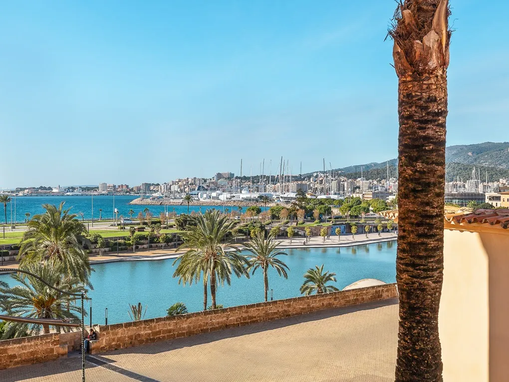 Apartament en planta baixa amb jardí en un edifici històric restaurat-19