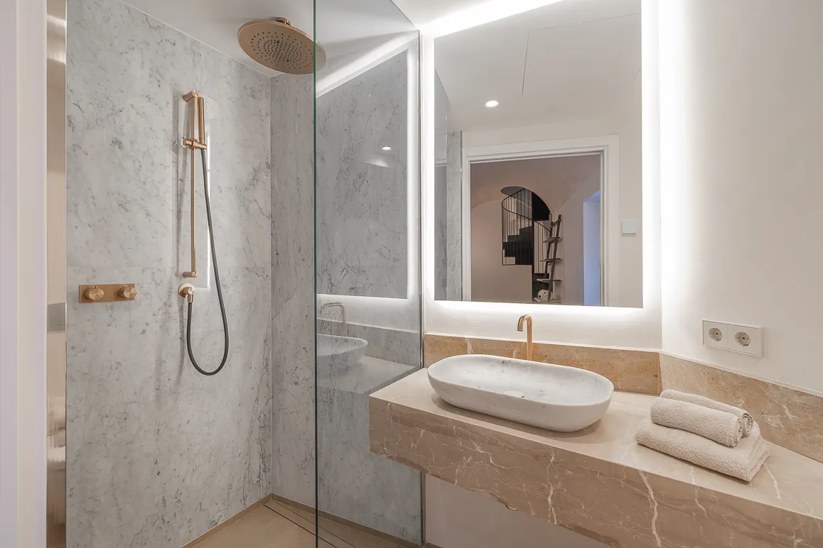 Mieszkanie na parterze z ogrodem w odrestaurowanym zabytkowym budynku-16