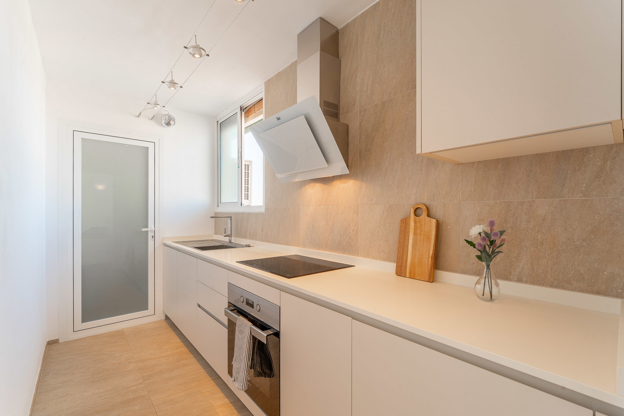 Bright penthouse with private roof terrace, Puerto Pollensa-5