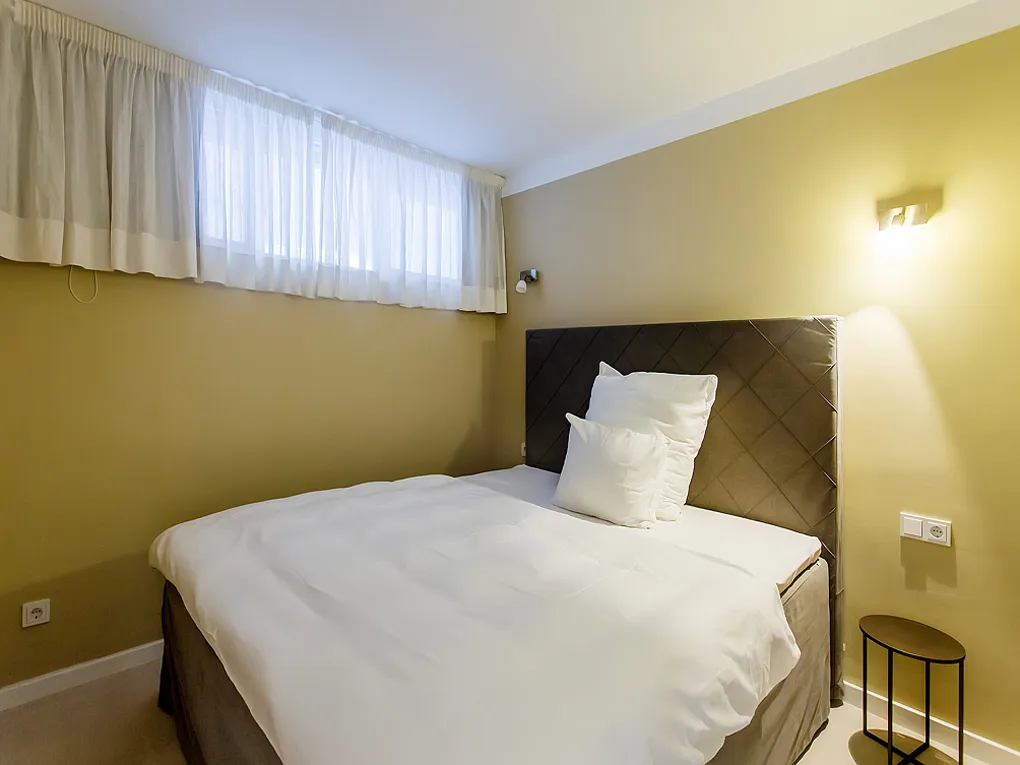 Apartment with sea views in a prime location in Puerto Portals-8