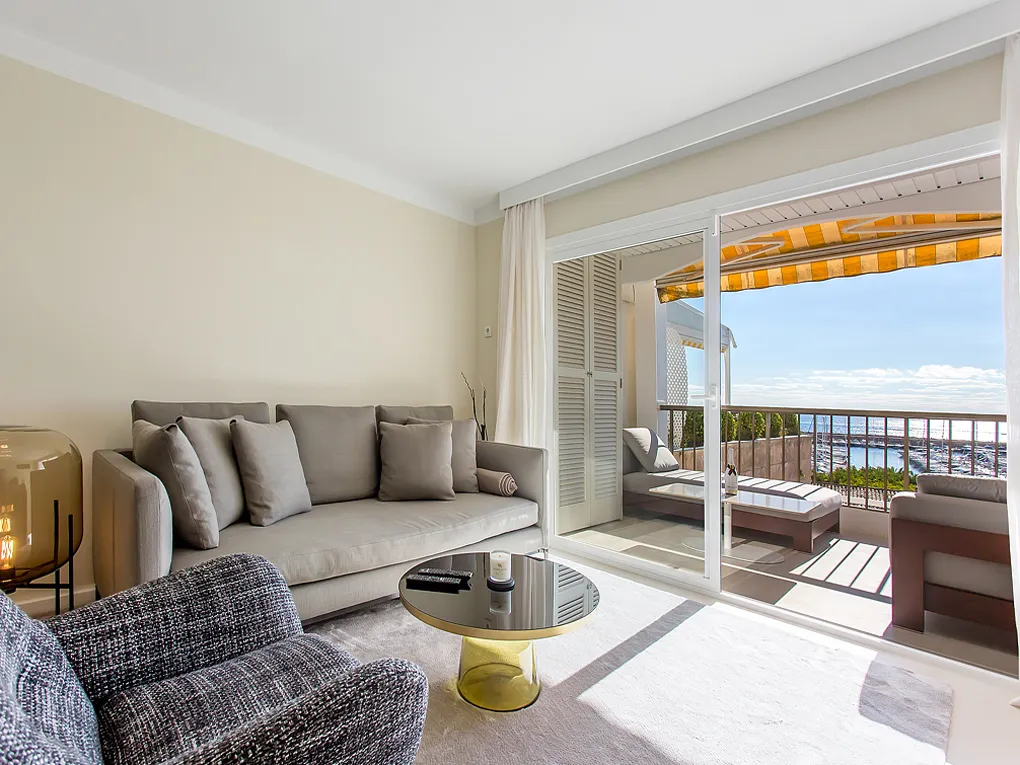 Apartamento con vistas al mar en Puerto Portals-1