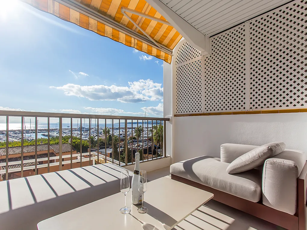 Apartamento con vistas al mar en Puerto Portals-10