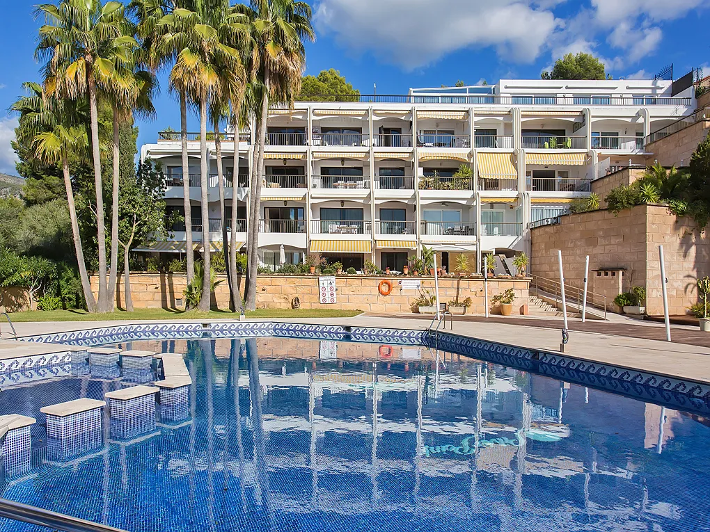 Apartment with sea views in a prime location in Puerto Portals-12