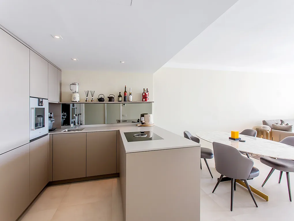 Apartment with sea views in a prime location in Puerto Portals-5