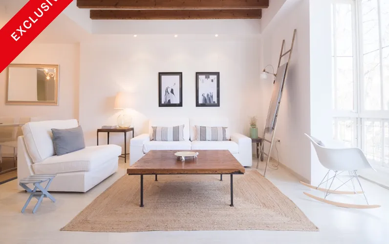 Elegant i lluminós apartament amb balcó en ple cor del Borne, amb vista a la Catedral