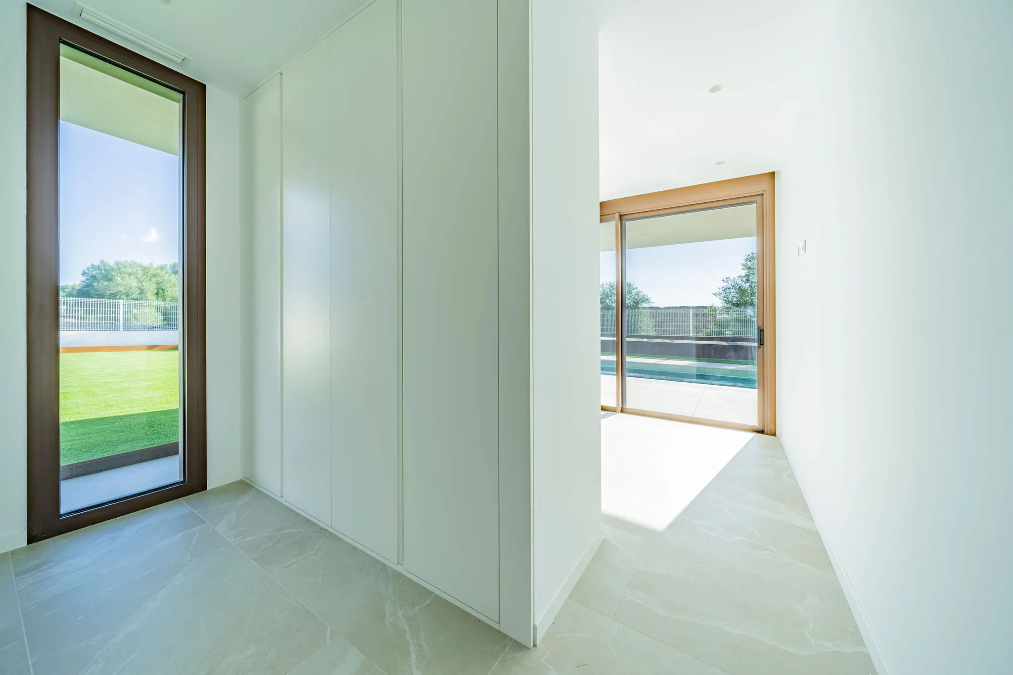 Villa estilo 'Bauhaus' con vista despejada y perfecto equilibrio energético-9