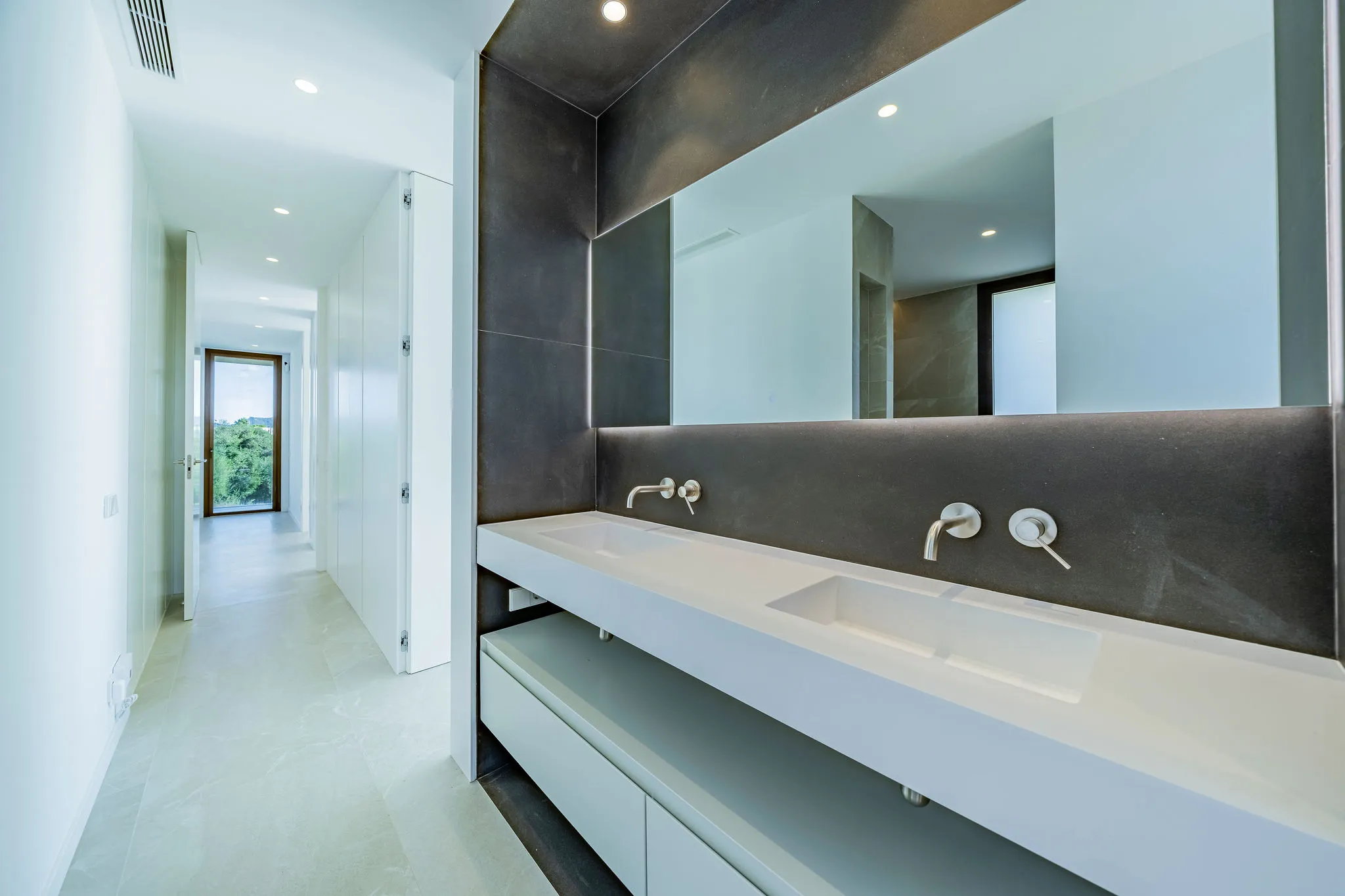 Villa estilo 'Bauhaus' con vista despejada y perfecto equilibrio energético-12