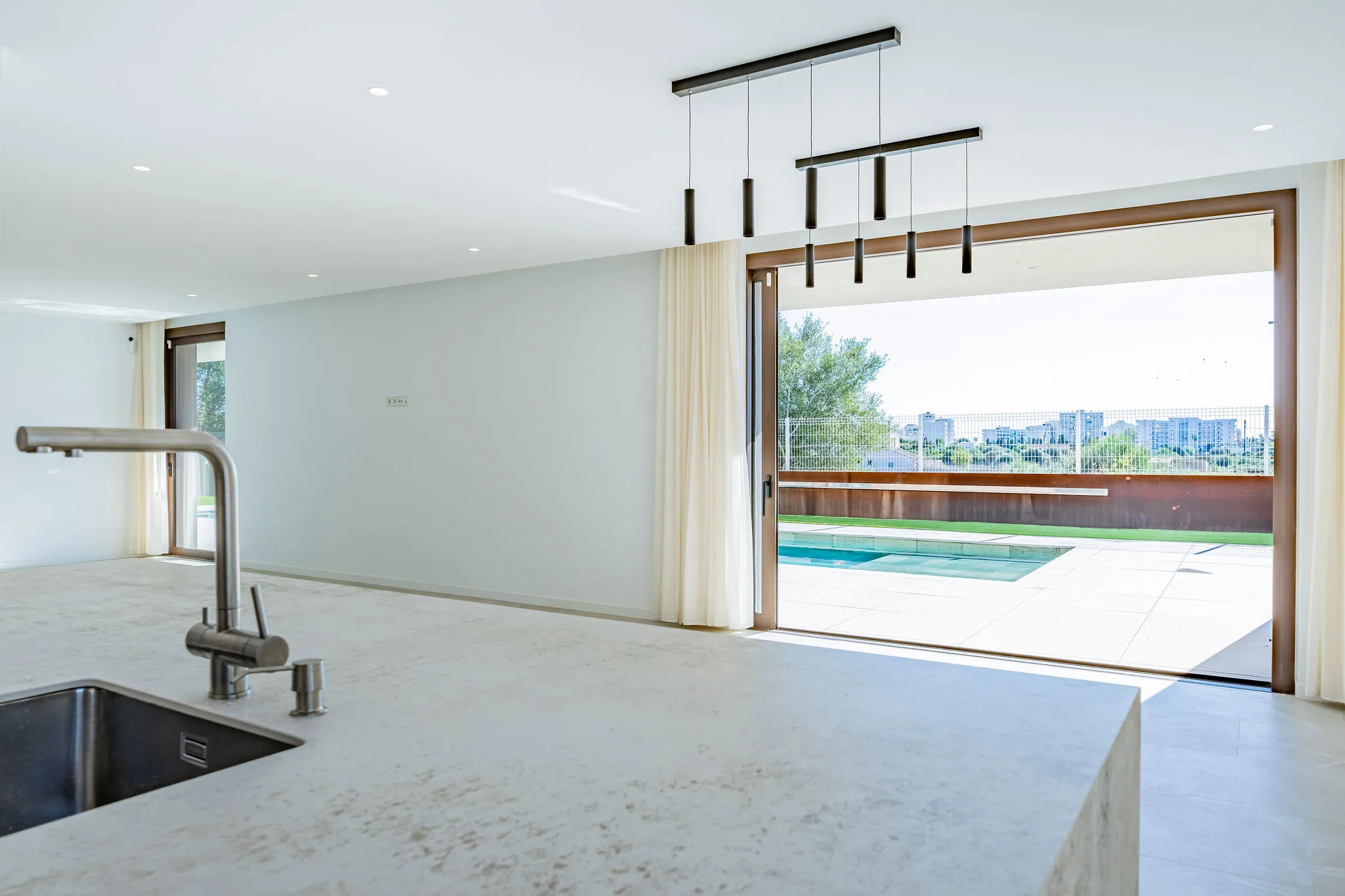 Villa estilo 'Bauhaus' con vista despejada y perfecto equilibrio energético-6