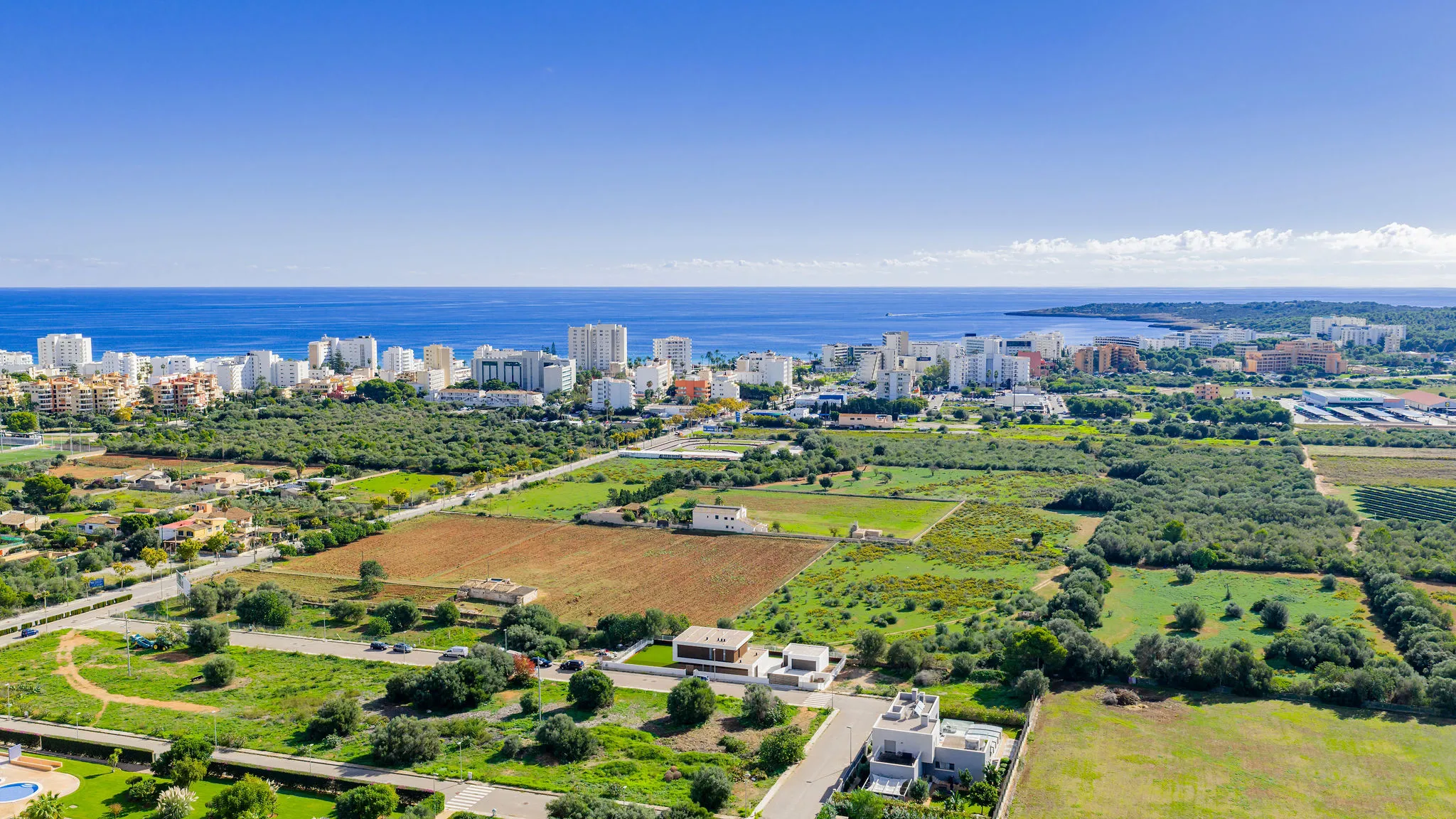 Villa estilo 'Bauhaus' con vista despejada y perfecto equilibrio energético-16