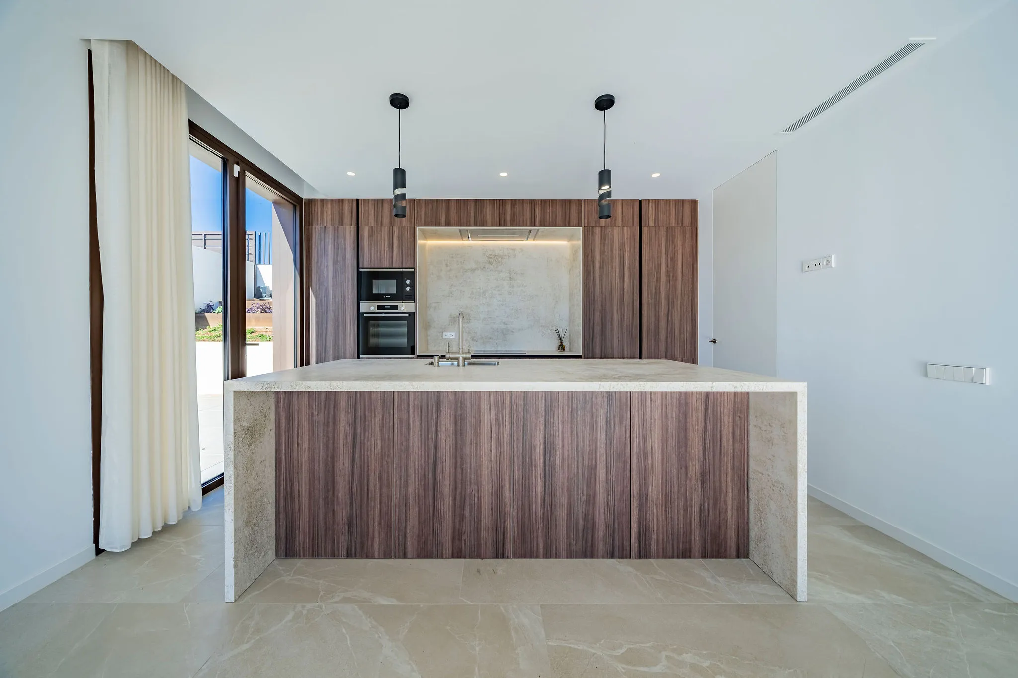 Villa estilo 'Bauhaus' con vista despejada y perfecto equilibrio energético-7