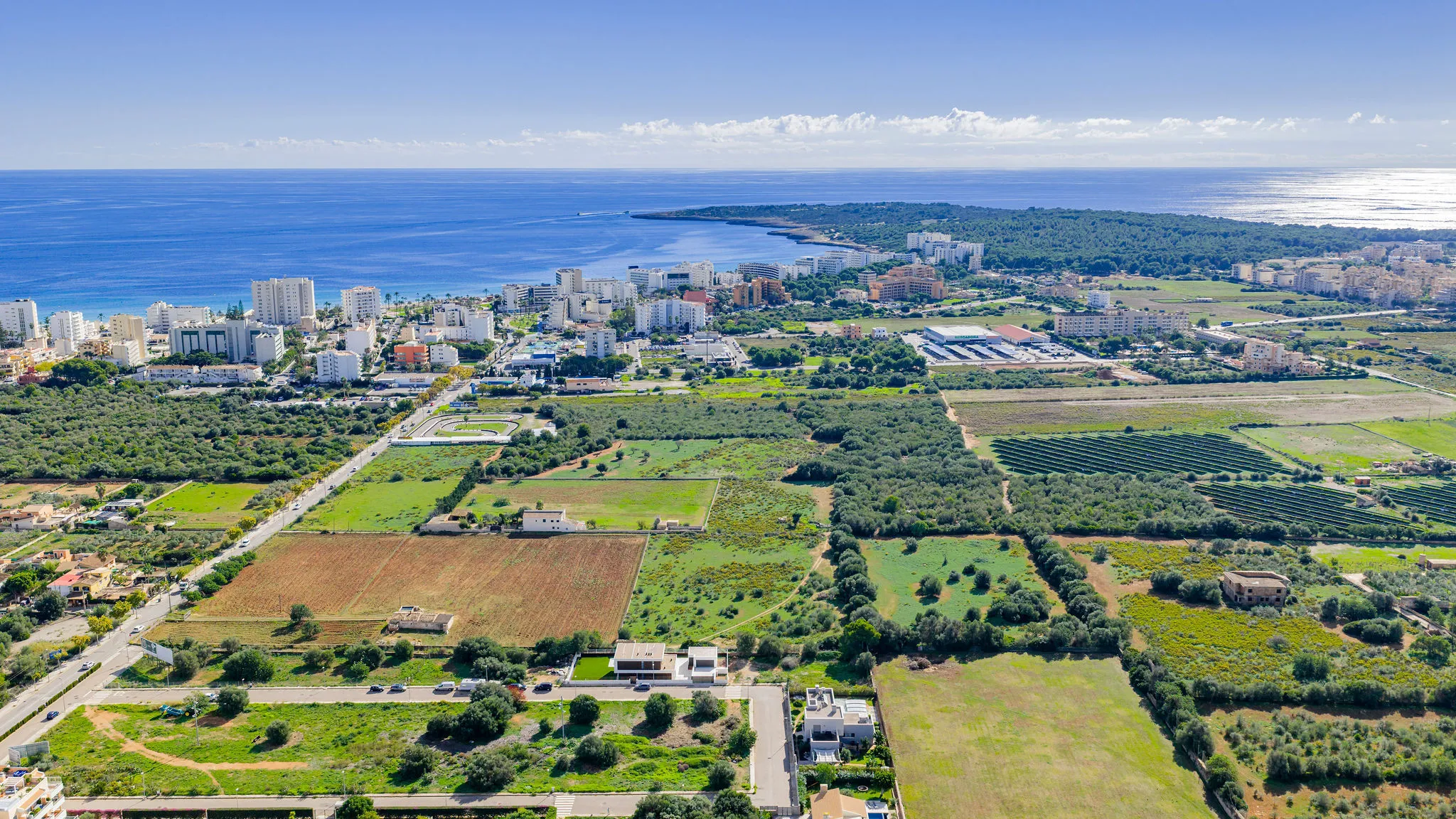 Villa estilo 'Bauhaus' con vista despejada y perfecto equilibrio energético-3
