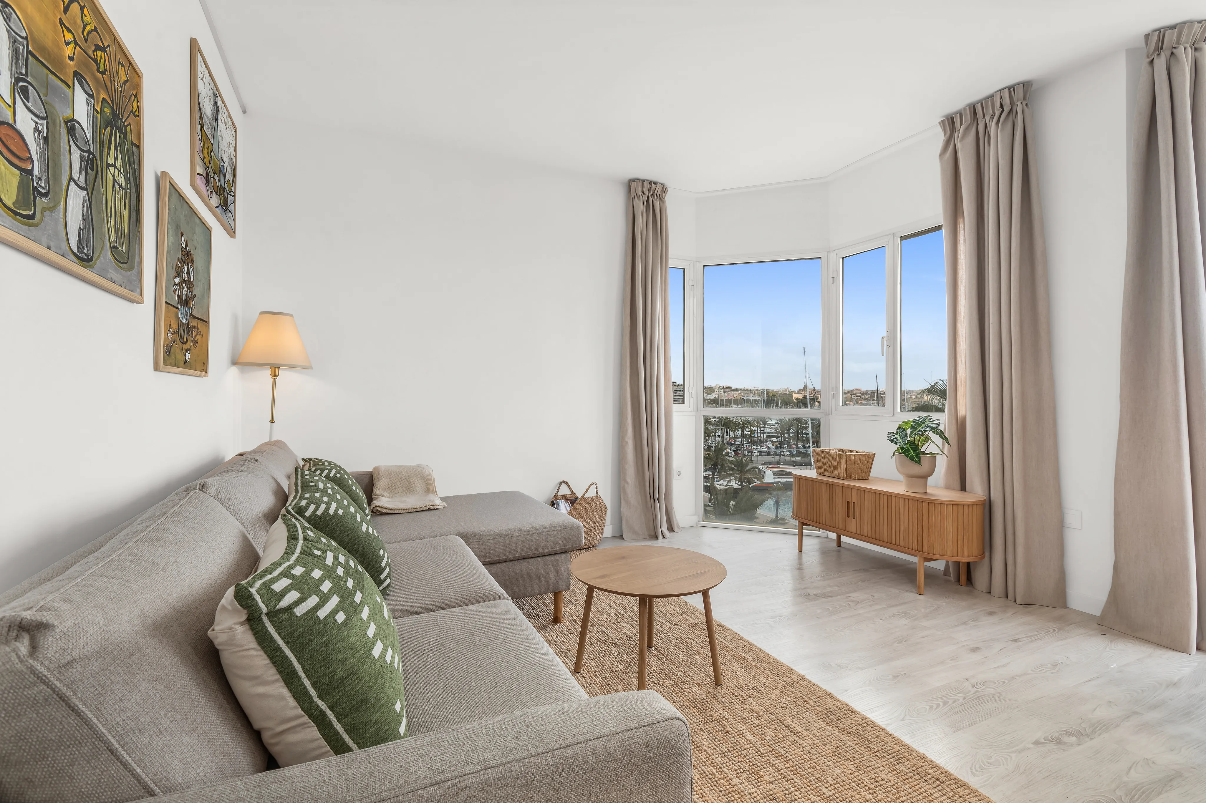 Современная квартира в Пальме-2