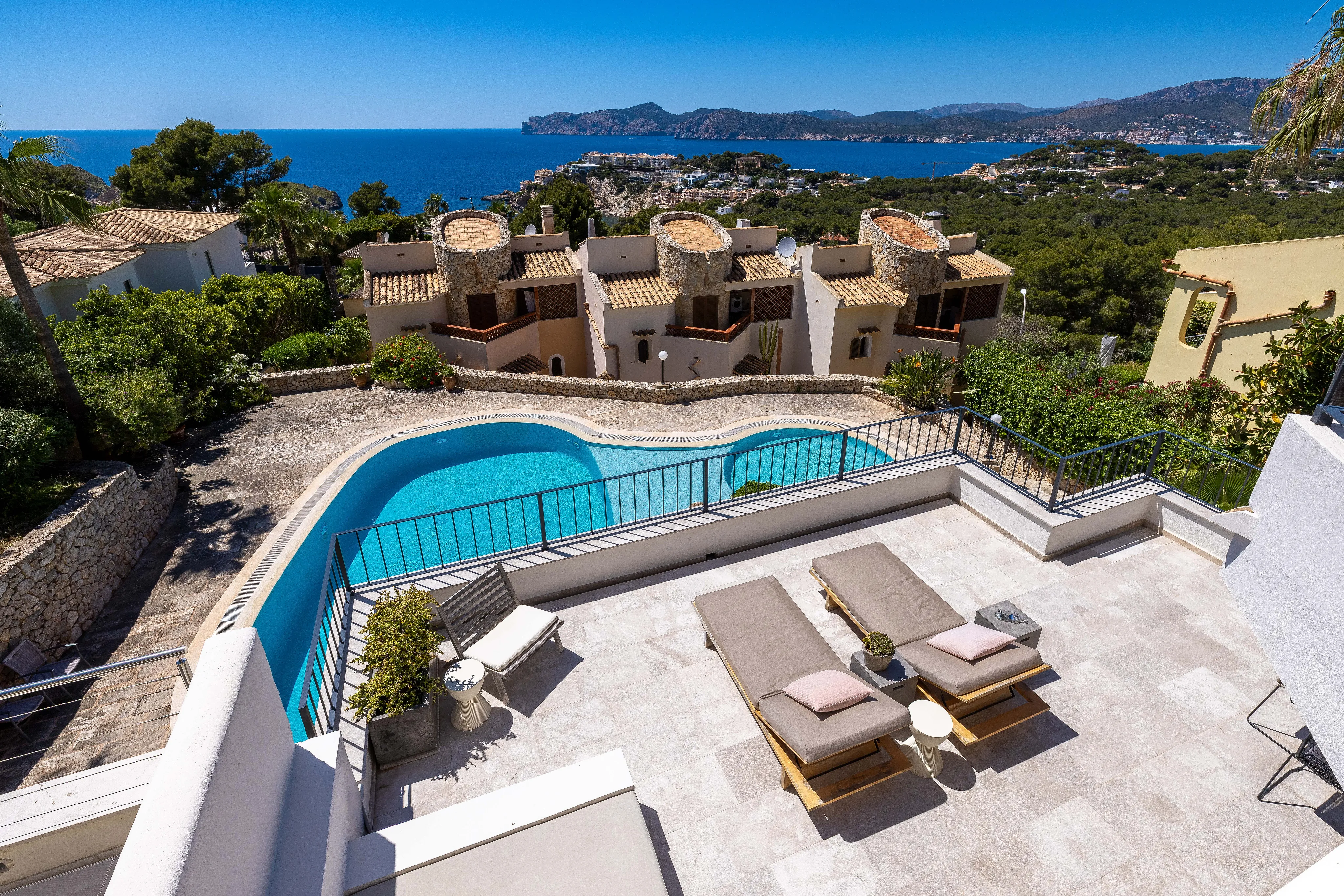 Panoramic sea view townhouse in Nova Santa Ponsa-12