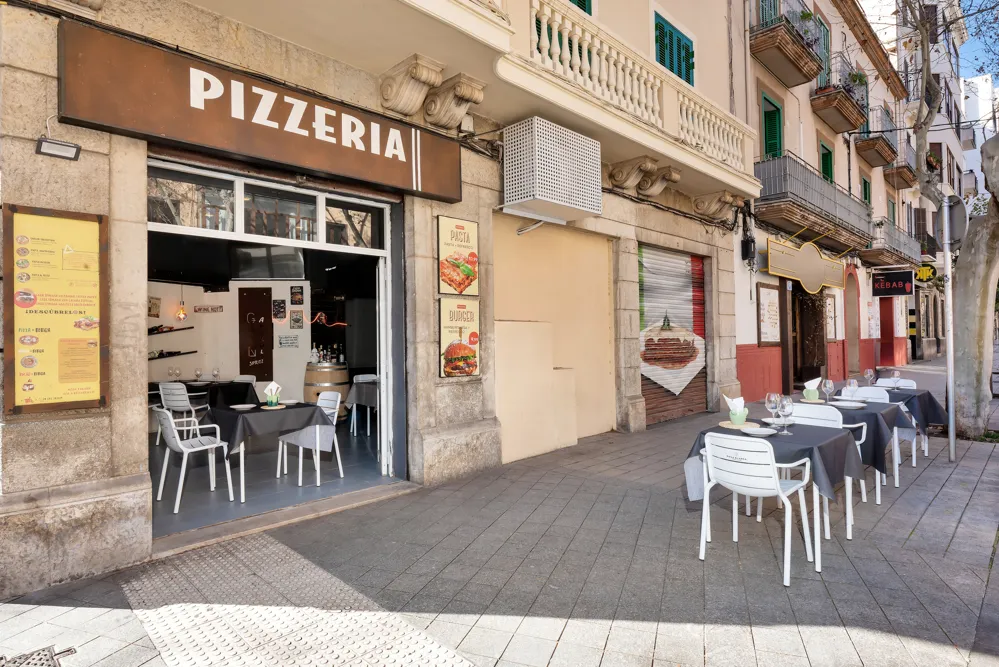 Pizzeria da trasferire in posizione privilegiata a Palma-12
