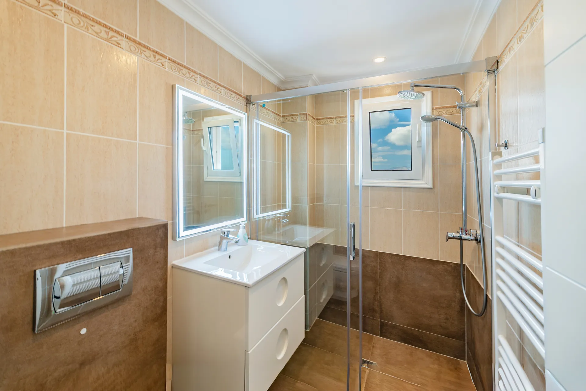 Exclusive penthouse on the seafront promenade of Puerto de Alcudia-17