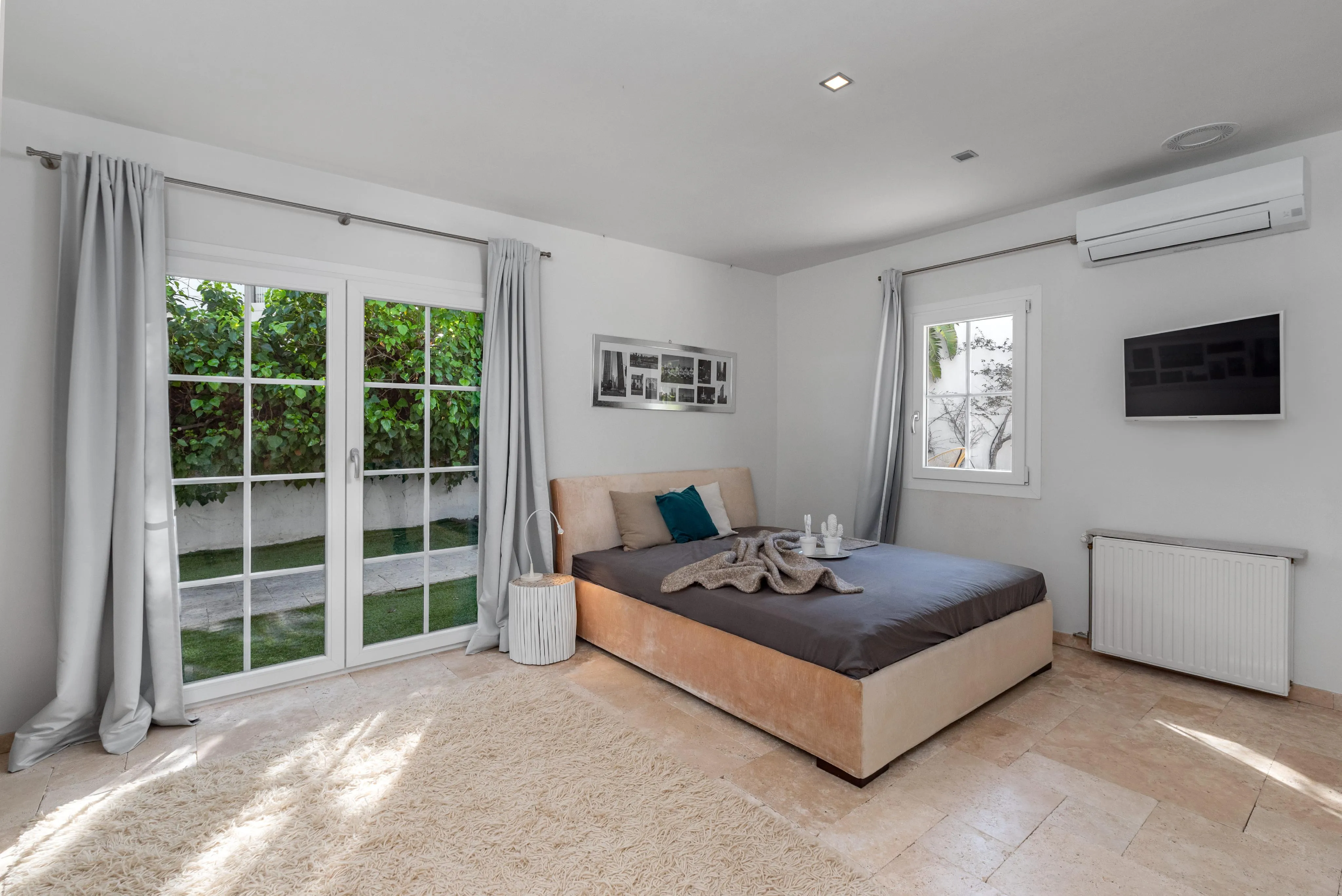 Moderne mediterrane villa met zeezicht in populaire woonwijk-12