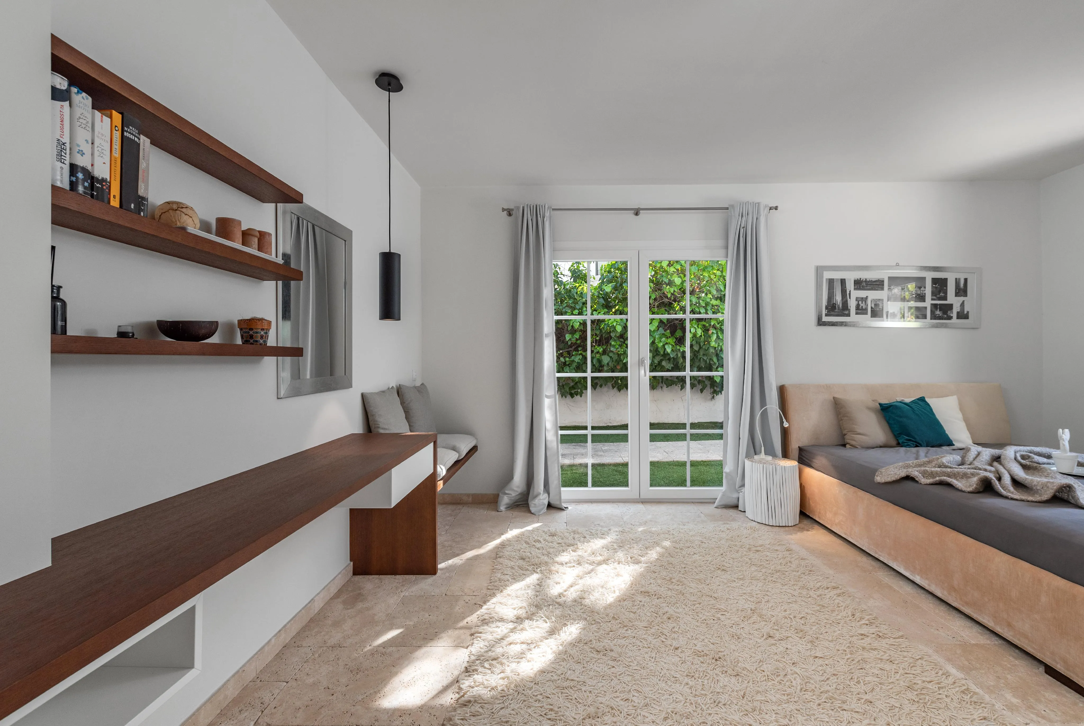 Moderne mediterrane villa met zeezicht in populaire woonwijk-14