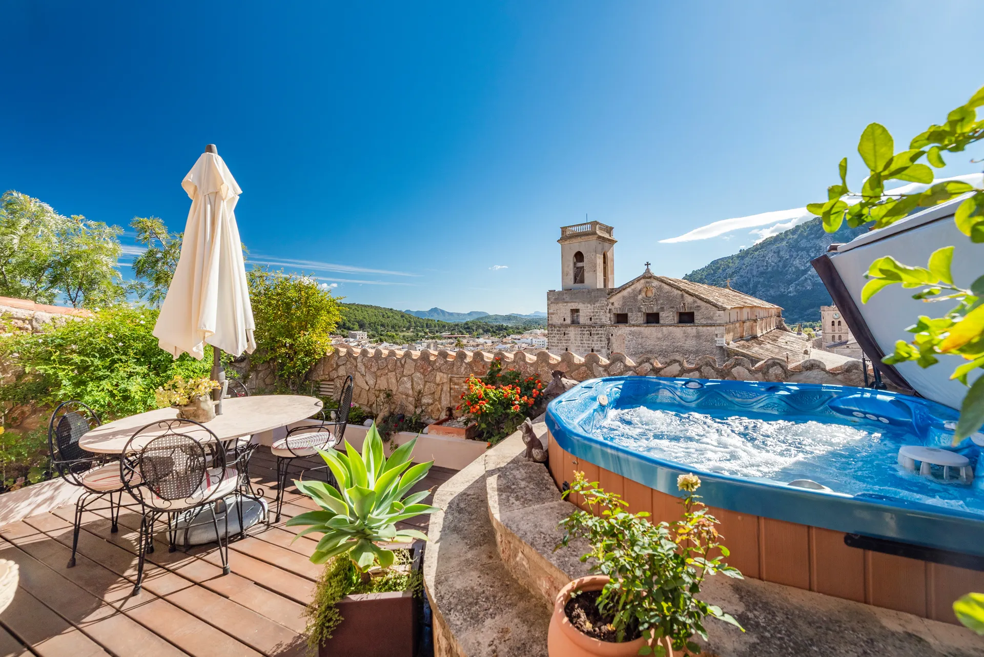 Fabuleuse maison de ville au Calvario avec garage et vastes terrasses-2